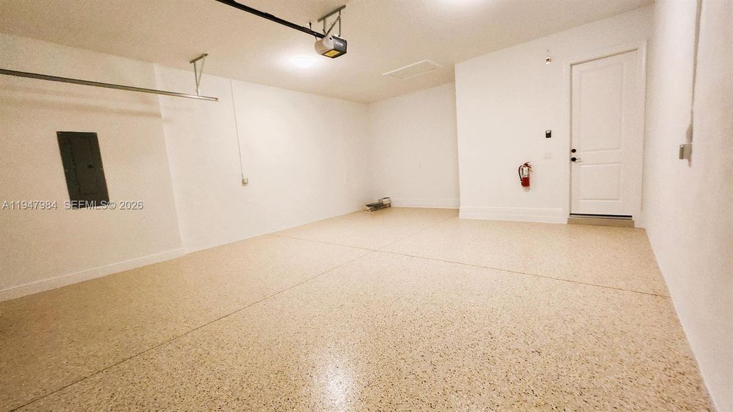 Spacious, unfurnished interior of a new home in , Westlake (Image 19).