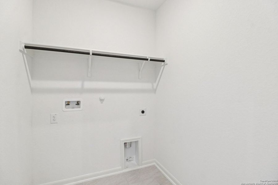 Spacious, unfurnished interior of a new home in Arcadia Ridge - Premier Series, San Antonio (Image 15). Spacious, unfurnished interior of a new home in Arcadia Ridge - Premier Series, San Antonio (Image 15).