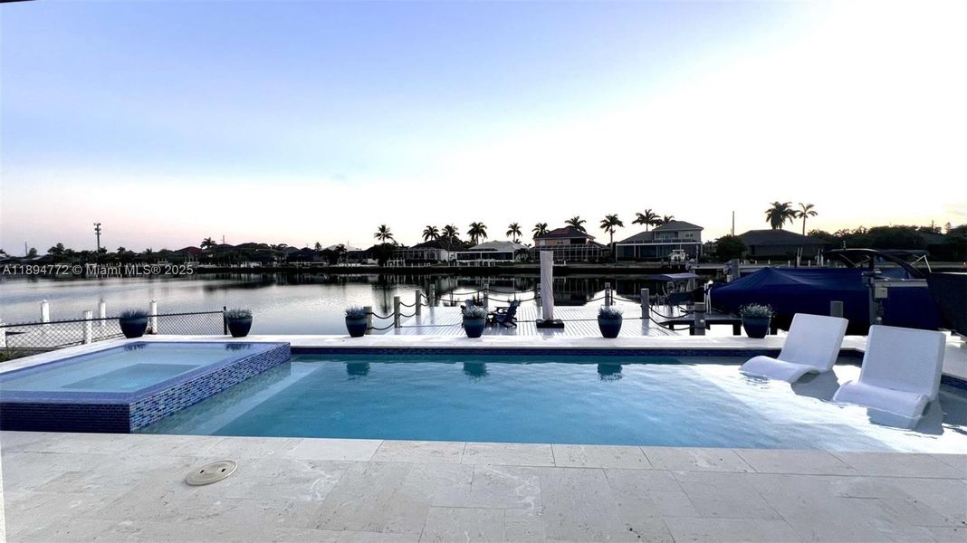 Community amenities in , Marco Island (Image 28).