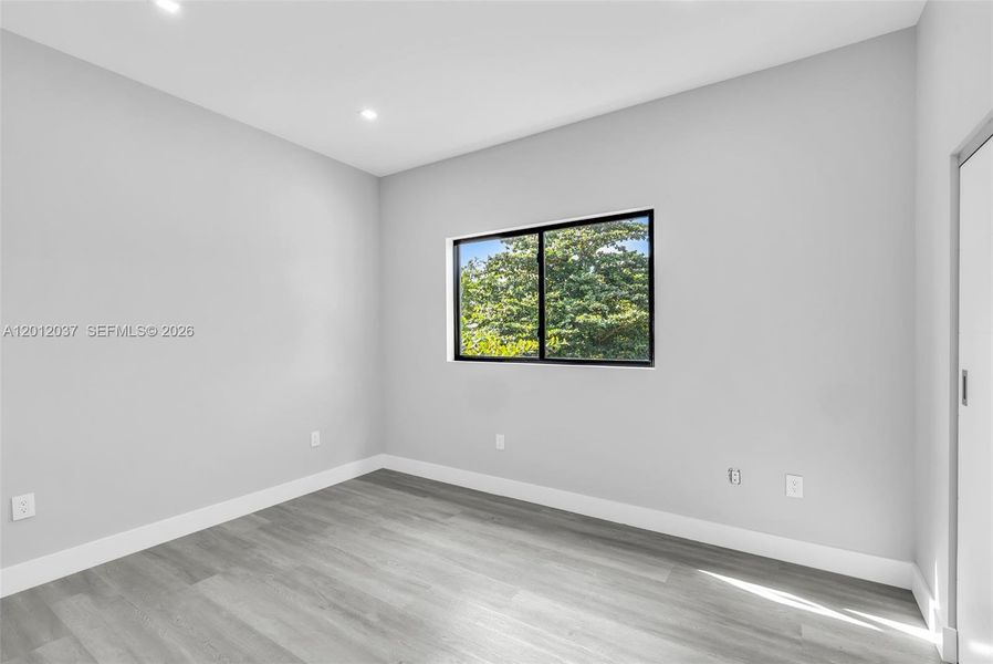 Spacious, unfurnished interior of a new home in , Fort Lauderdale (Image 29).