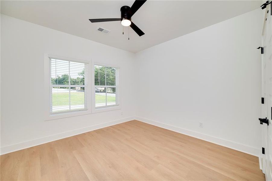 Spacious, unfurnished interior of a new home in , Gainesville (Image 21).