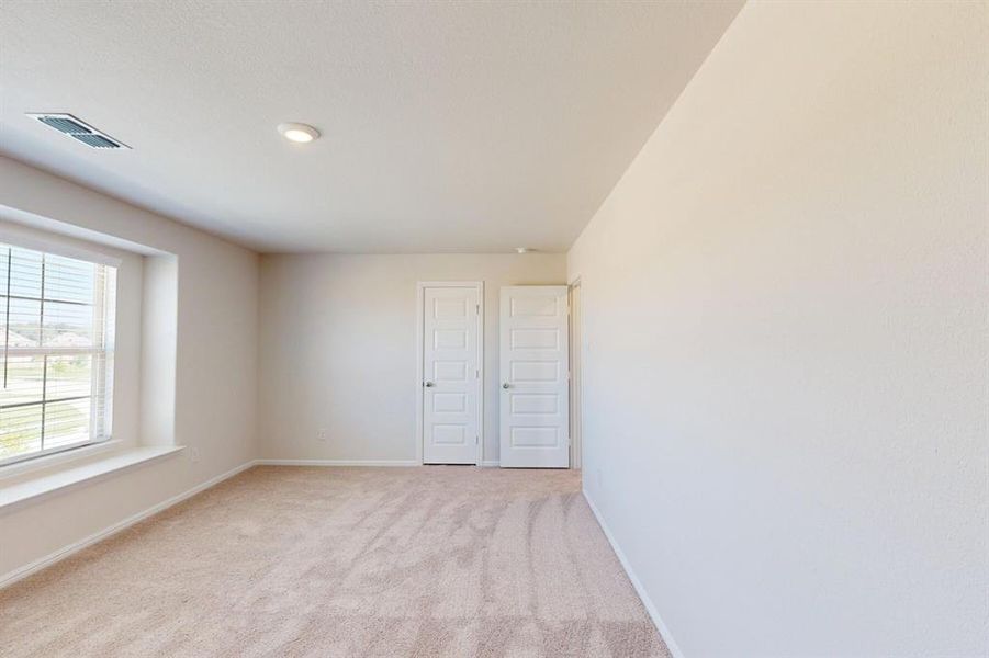Spacious, unfurnished interior of a new home in Kings Way, Denton (Image 31).
