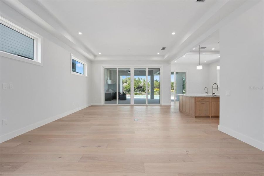 Spacious, unfurnished interior of a new home in , Sarasota (Image 21).