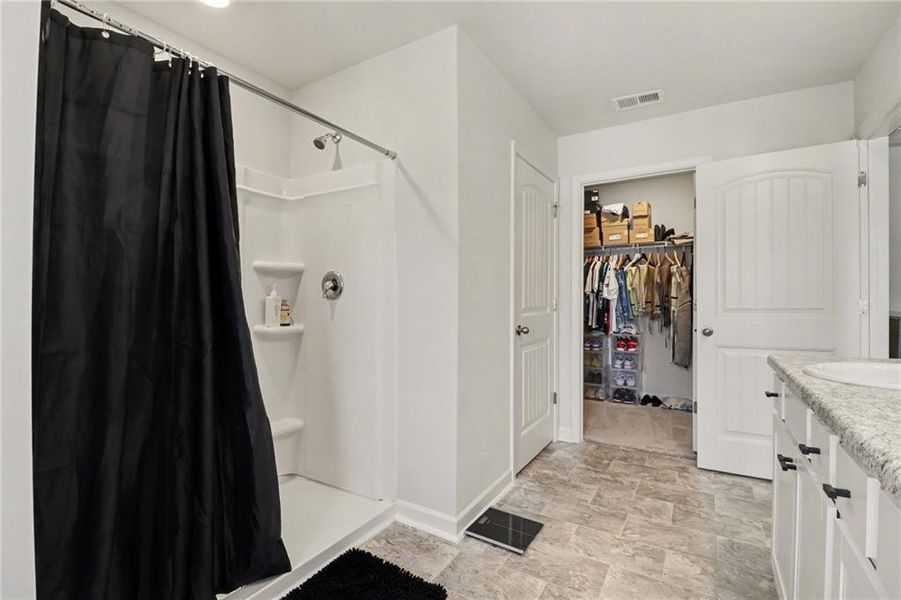 Furnished interior view inside a new home in , Dallas (Image 16). Furnished interior view inside a new home in , Dallas (Image 16).