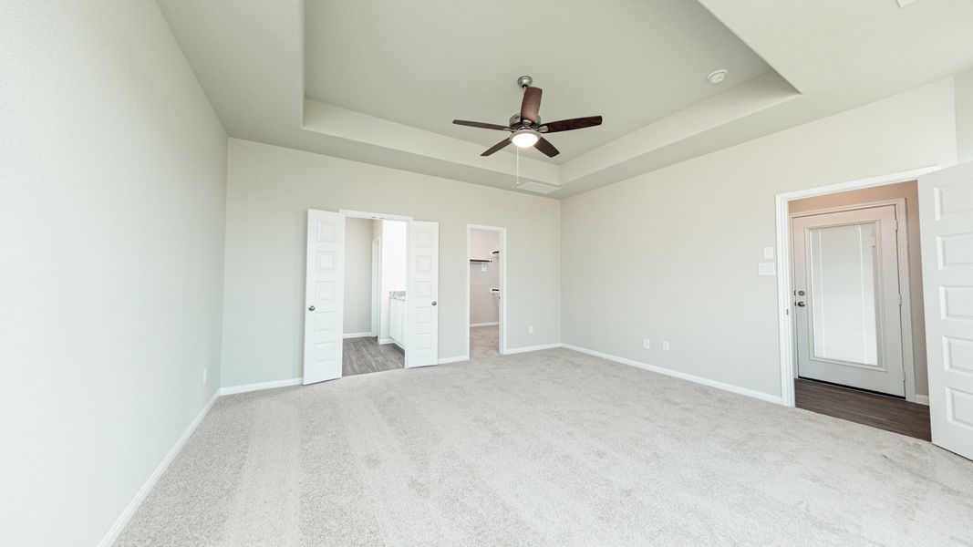 Spacious, unfurnished interior of a new home in Cinco Lakes, San Antonio (Image 15).