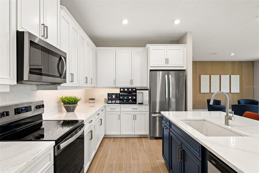 Furnished interior view inside a new home in Rainwood, Groveland (Image 8).