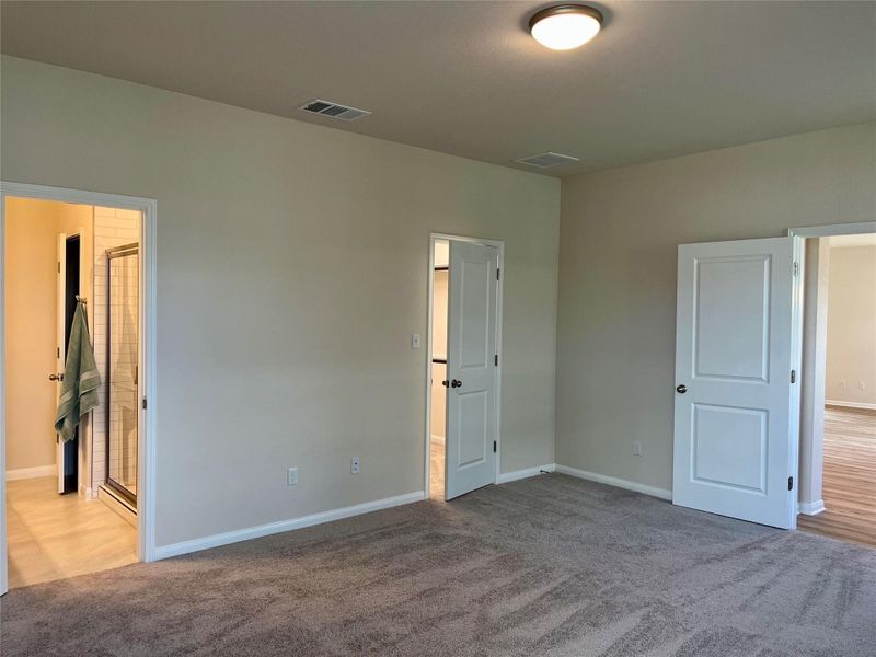 Spacious, unfurnished interior of a new home in Anthem Cottages, Kyle (Image 16). Spacious, unfurnished interior of a new home in Anthem Cottages, Kyle (Image 16).