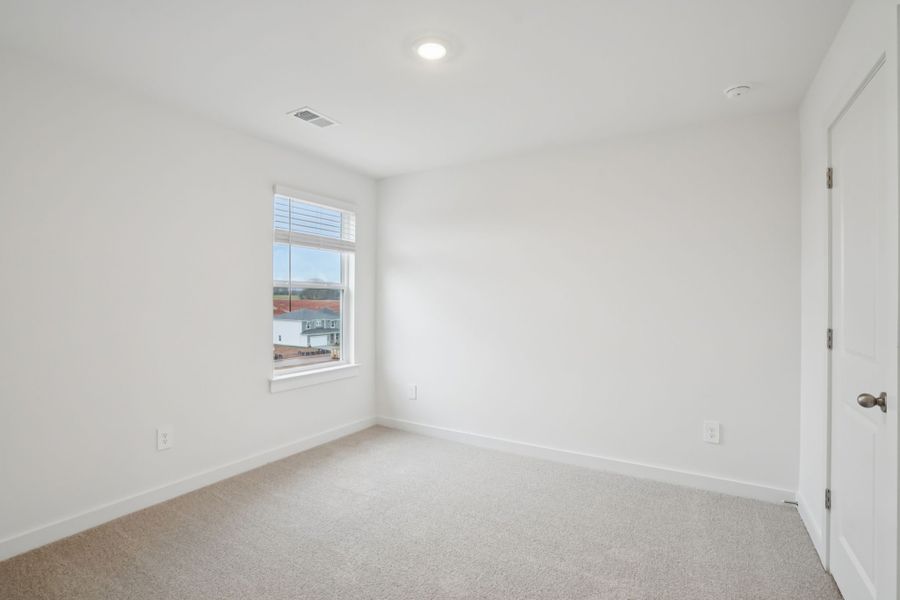 Spacious, unfurnished interior of a new home in River Ridge, Clarksville (Image 15).