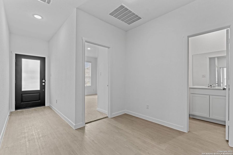 Spacious, unfurnished interior of a new home in Steelwood Trails: Coastline Collection, New Braunfels (Image 12). Spacious, unfurnished interior of a new home in Steelwood Trails: Coastline Collection, New Braunfels (Image 12).