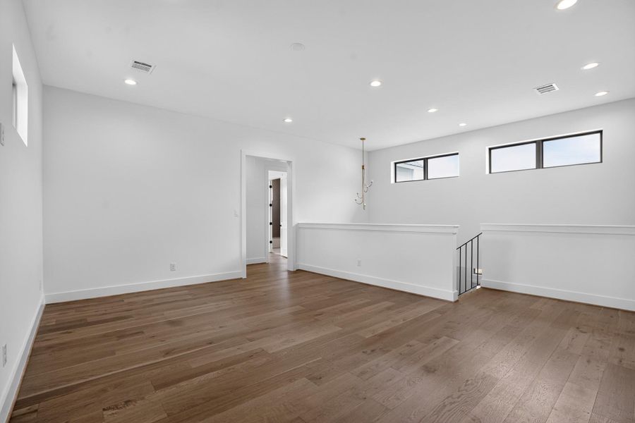 Spacious, unfurnished interior of a new home in , Houston (Image 46).