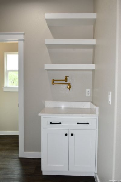 Close-up of interior finishes inside a home in , Von Ormy (Image 11).