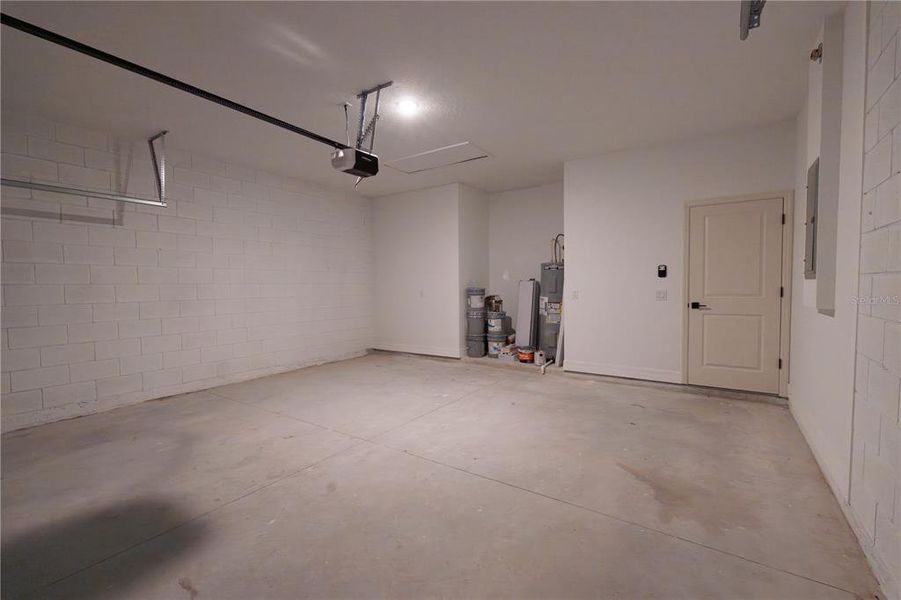 Spacious, unfurnished interior of a new home in , Tavares (Image 47).