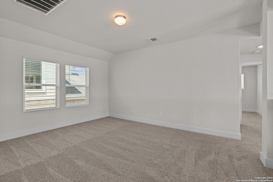Spacious, unfurnished interior of a new home in Hunters Ranch, San Antonio (Image 20). Spacious, unfurnished interior of a new home in Hunters Ranch, San Antonio (Image 20).