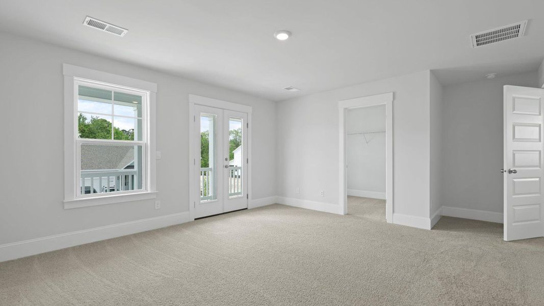 Spacious, unfurnished interior of a new home in Sheep Island, Summerville (Image 16).