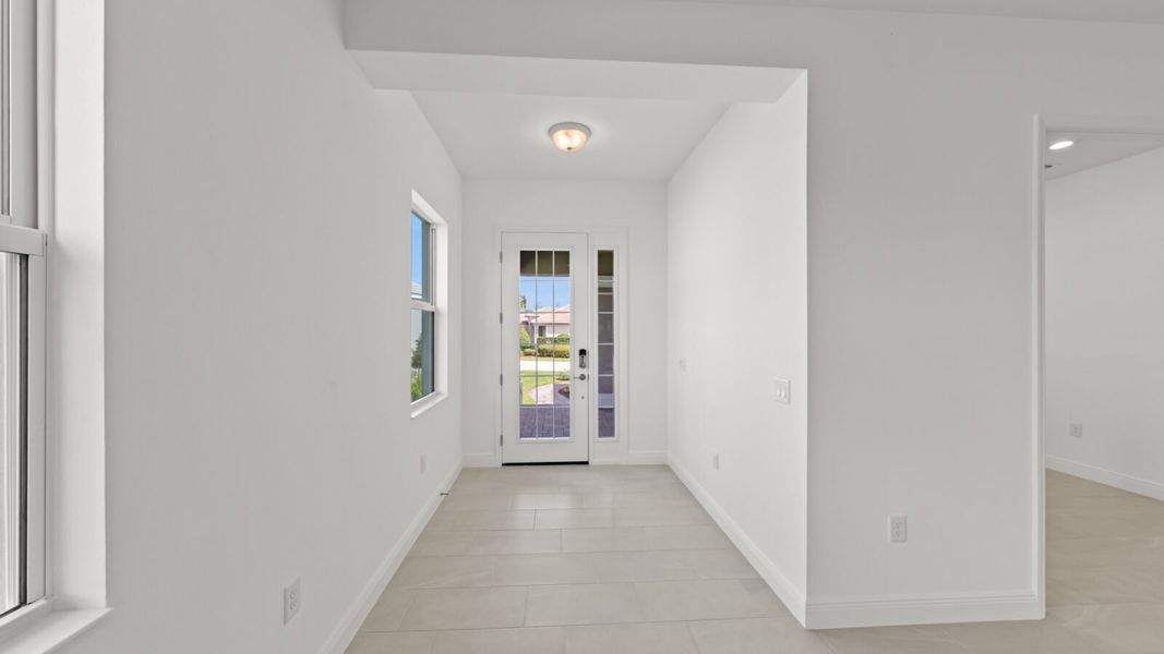 Spacious, unfurnished interior of a new home in Verandah, Fort Myers (Image 13).