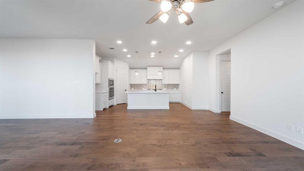 Spacious, unfurnished interior of a new home in The Heights At Uptown Celina 45', Celina (Image 19). Spacious, unfurnished interior of a new home in The Heights At Uptown Celina 45', Celina (Image 19).
