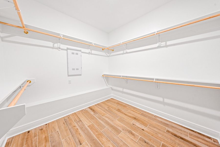 Spacious, unfurnished interior of a new home in Natureview, Freeport (Image 18).