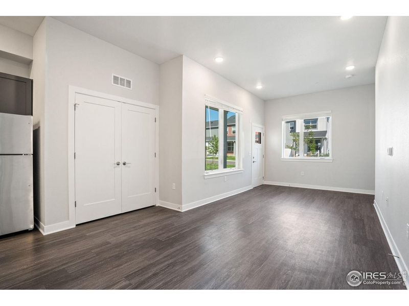 Spacious, unfurnished interior of a new home in , Fort Collins (Image 9).