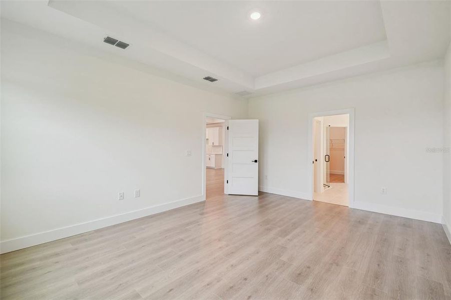 Spacious, unfurnished interior of a new home in Hidden Ridge, New Port Richey (Image 46).