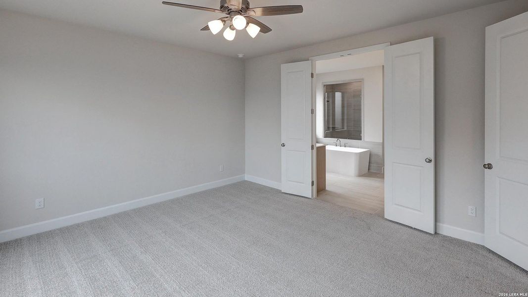 Spacious, unfurnished interior of a new home in Haby Hill, San Antonio (Image 21).