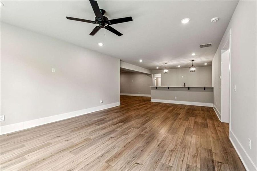 Spacious, unfurnished interior of a new home in , Gainesville (Image 27).