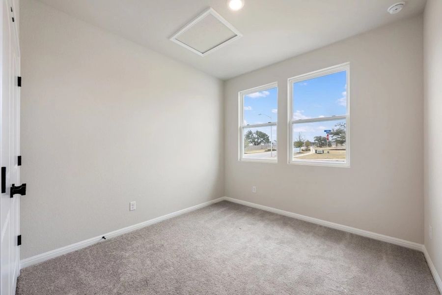 Spacious, unfurnished interior of a new home in Berry Creek Highlands, Georgetown (Image 23).