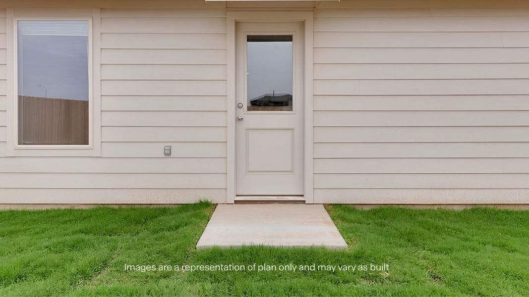 Exterior details and patio area of a home in Terra Vista, Lubbock (Image 3).