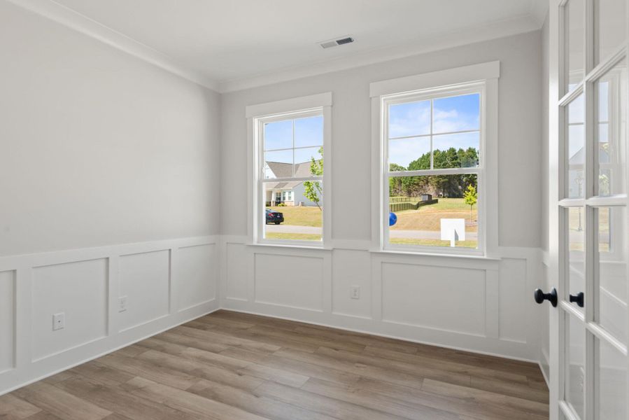 Spacious, unfurnished interior of a new home in Grove Park, Clemmons (Image 18).