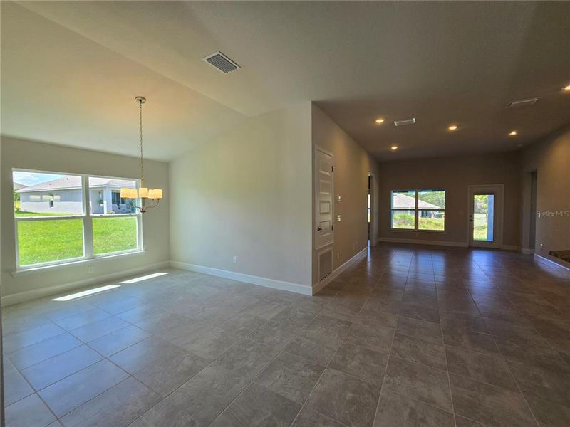 Spacious, unfurnished interior of a new home in Twisted Oaks, Beverly Hills (Image 16). Spacious, unfurnished interior of a new home in Twisted Oaks, Beverly Hills (Image 16).