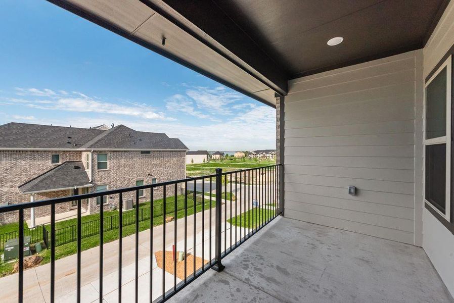 Exterior details and patio area of a home in Bayside, Rowlett (Image 4).