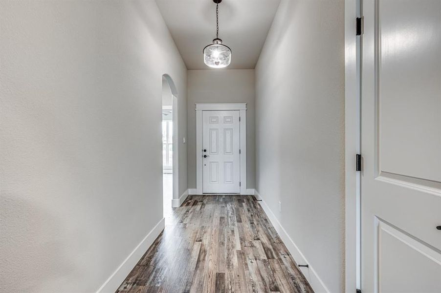 hallway towards front bedrooms