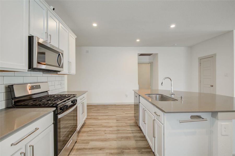 Furnished interior view inside a new home in , Rosharon (Image 11).