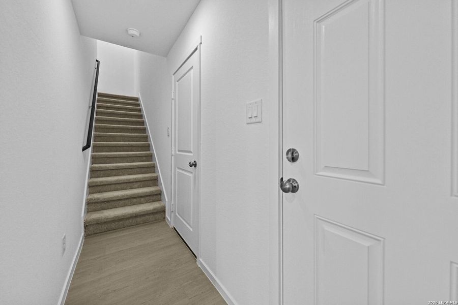 Spacious, unfurnished interior of a new home in Spring Grove, St. Hedwig (Image 16).