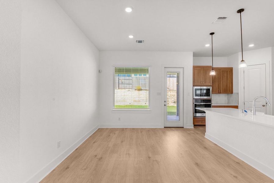 Spacious, unfurnished interior of a new home in Parkside on the River, Georgetown (Image 49).