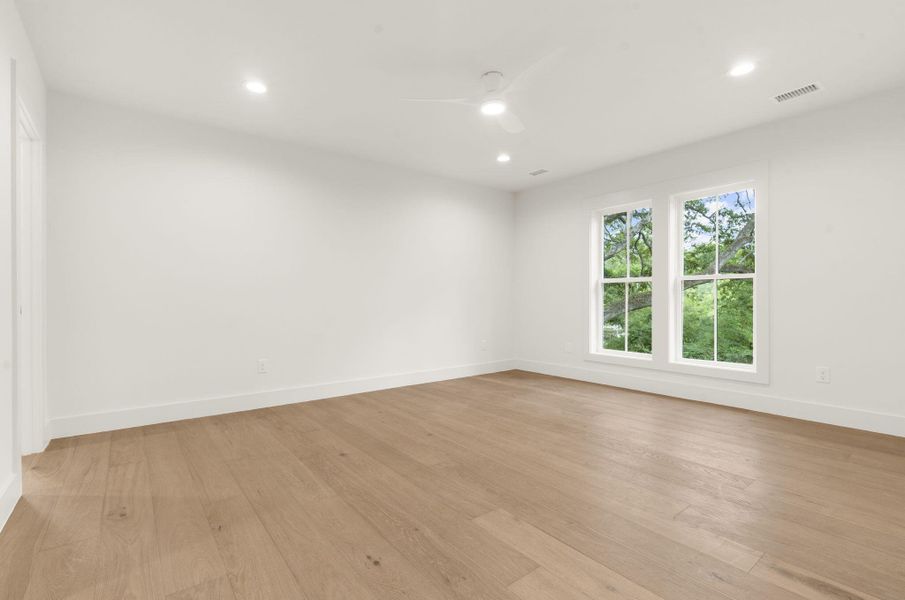 Spacious, unfurnished interior of a new home in , Mount Pleasant (Image 67).