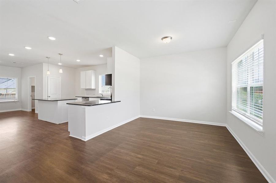 Spacious, unfurnished interior of a new home in La Terra, Celina (Image 17).
