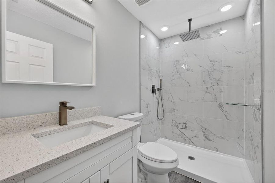 Furnished interior view inside a new home in , Dunnellon (Image 7).