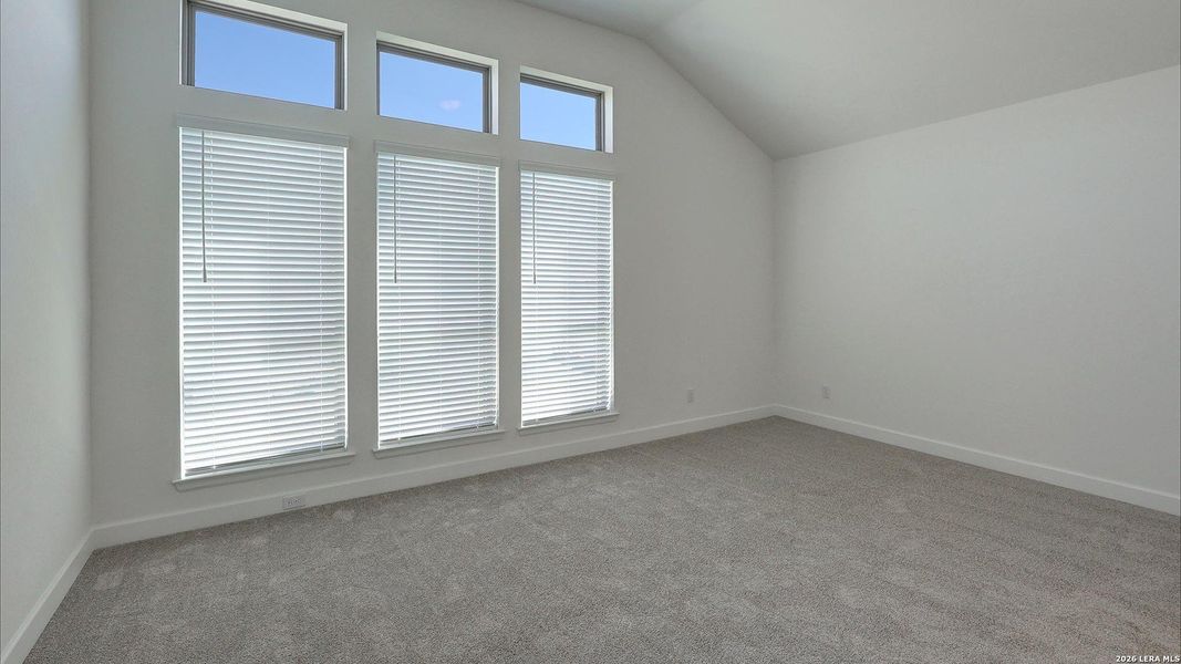 Spacious, unfurnished interior of a new home in Ladera, San Antonio (Image 28).