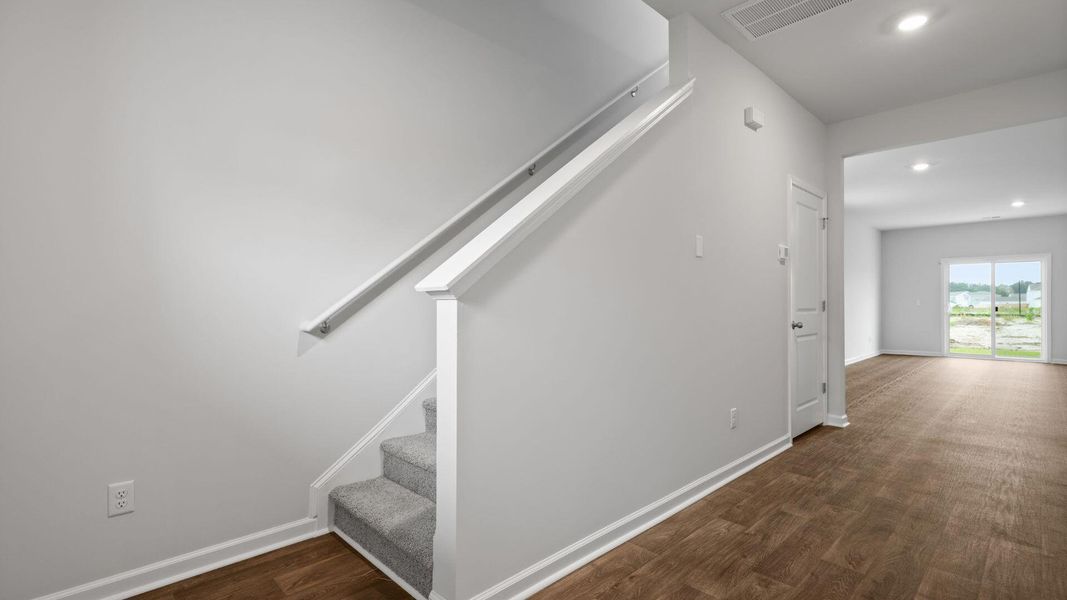 Spacious, unfurnished interior of a new home in , Summerville (Image 16).