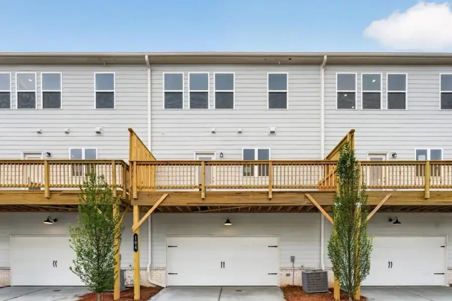 Exterior details and patio area of a home in Chandler Run, Tucker (Image 25).