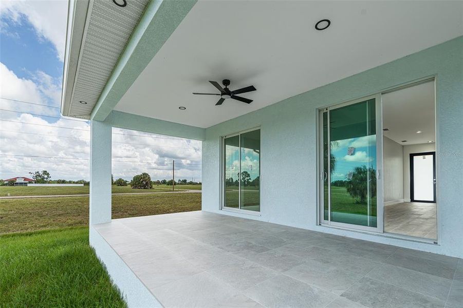 Exterior details and patio area of a home in , Placida (Image 3).