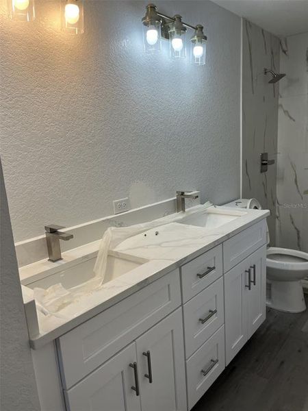 Furnished interior view inside a new home in , Ocklawaha (Image 6).