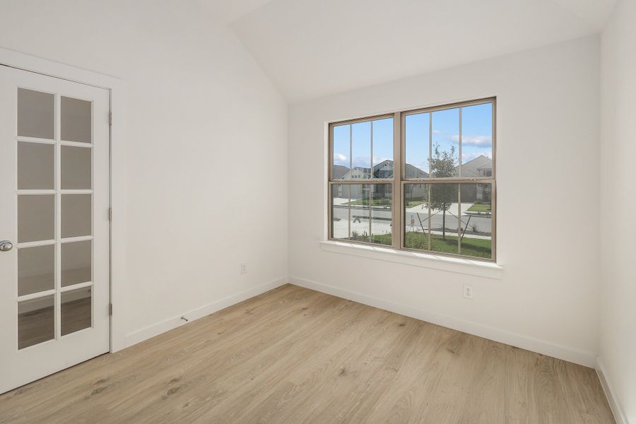 Spacious, unfurnished interior of a new home in Prairie Winds, Hutto (Image 24).