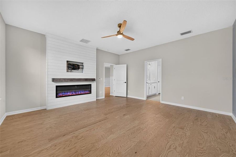 Spacious, unfurnished interior of a new home in , Bradenton (Image 59).