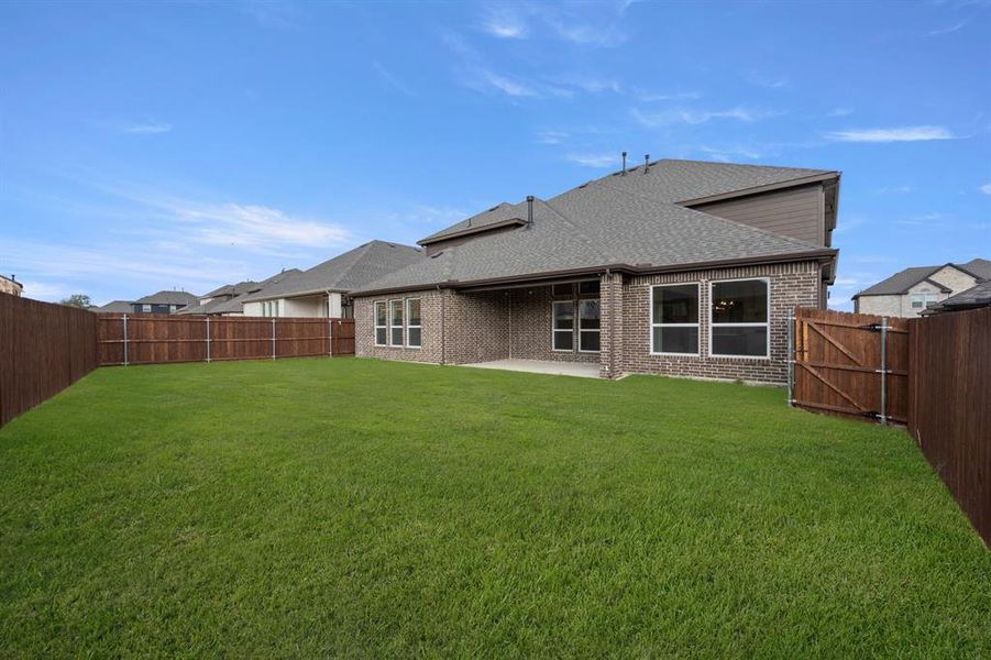 309 Loretta- Back-1 309 Loretta- Back-1