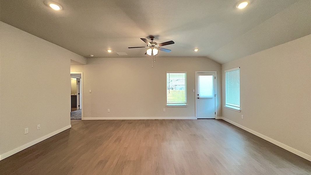 Spacious, unfurnished interior of a new home in Woodside, Corpus Christi (Image 6). Spacious, unfurnished interior of a new home in Woodside, Corpus Christi (Image 6).