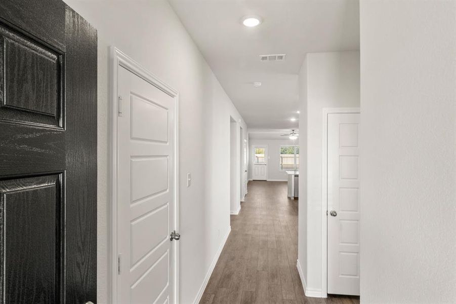 Spacious, unfurnished interior of a new home in Retreat at Fossil Creek, Fort Worth (Image 7). Spacious, unfurnished interior of a new home in Retreat at Fossil Creek, Fort Worth (Image 7).