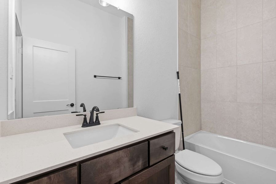 Furnished interior view inside a new home in Mulberry Farms, Santa Fe (Image 12).