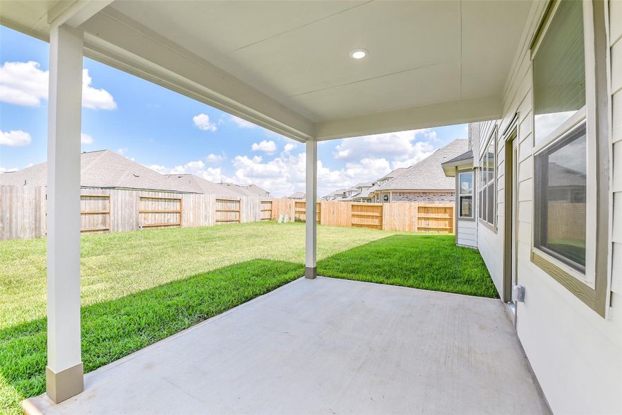 Exterior details and patio area of a home in Stone Creek Ranch, Hockley (Image 4). Exterior details and patio area of a home in Stone Creek Ranch, Hockley (Image 4).