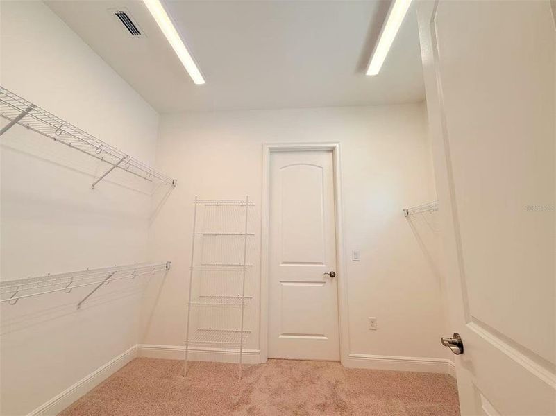 Spacious, unfurnished interior of a new home in , St. Cloud (Image 37).